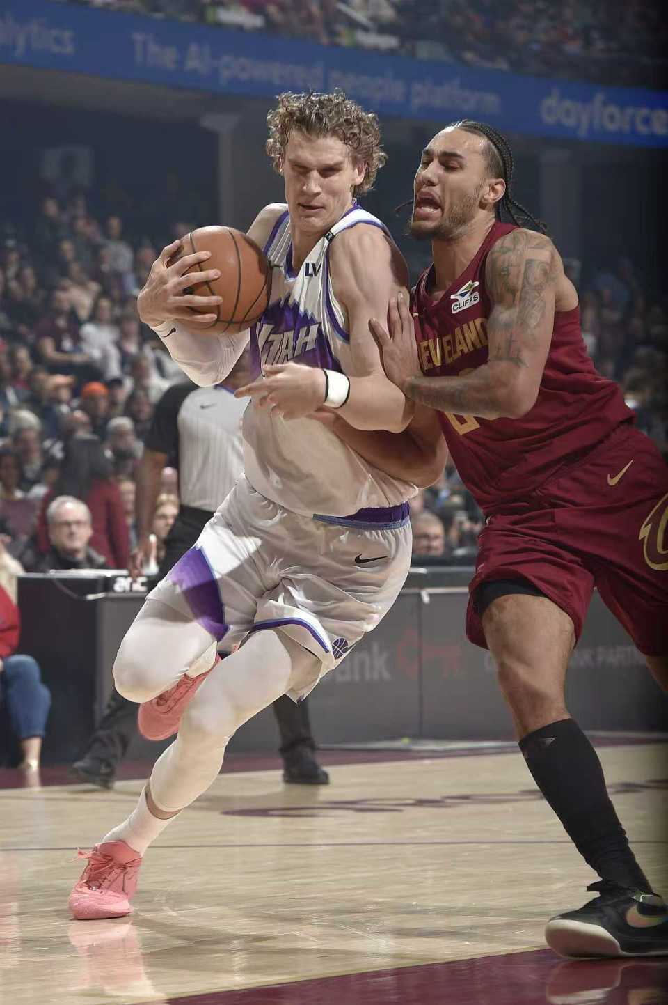 开云体育-骑士单节轰40-20仍爆冷输爵士 乔治32+9本季10次30+比肩米切尔