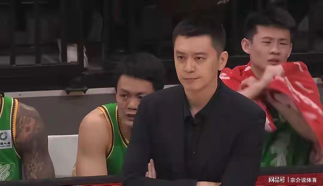 脸都不要了！辽宁队惨败青岛，三大混子真要淘汰，杨鸣面临下课