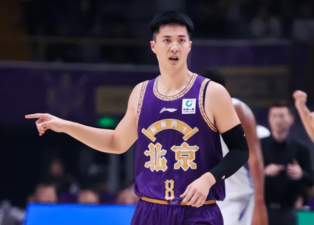 胜福建发布会！张庆鹏不满下半场防守，亲承朱松玮带伤！