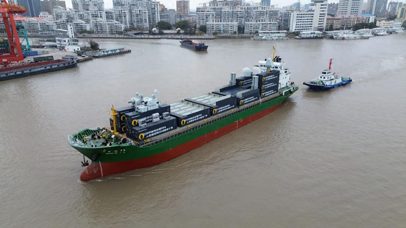 开云体育-集装箱船式辅助巡洋舰开始海试，舰载武装已恢复早期60单元垂发版