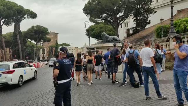 开云体育-【现场手记】罗马做足牌面 穆帅“登基”仍需场上战绩